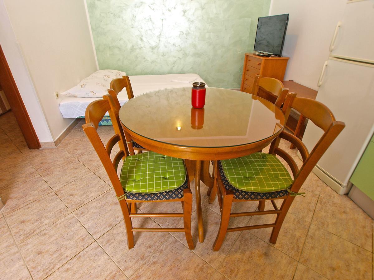 Apartments Slavka 1155 Пула Екстериор снимка