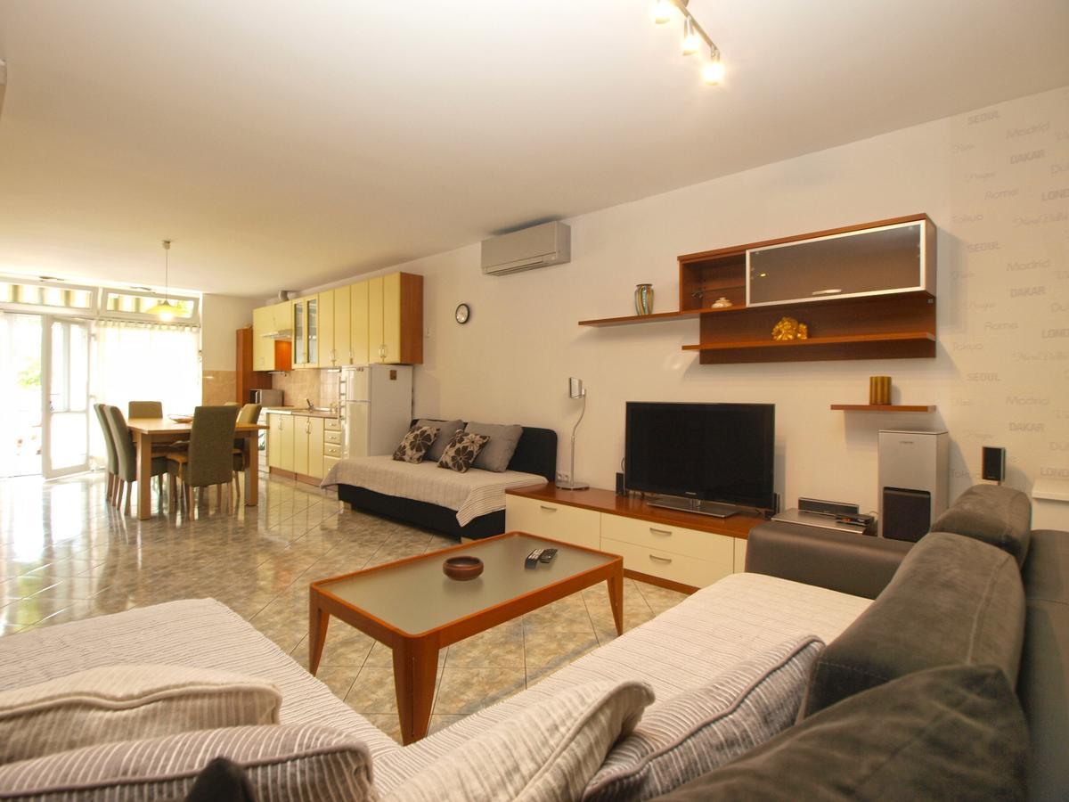 Apartments Slavka 1155 Пула Екстериор снимка