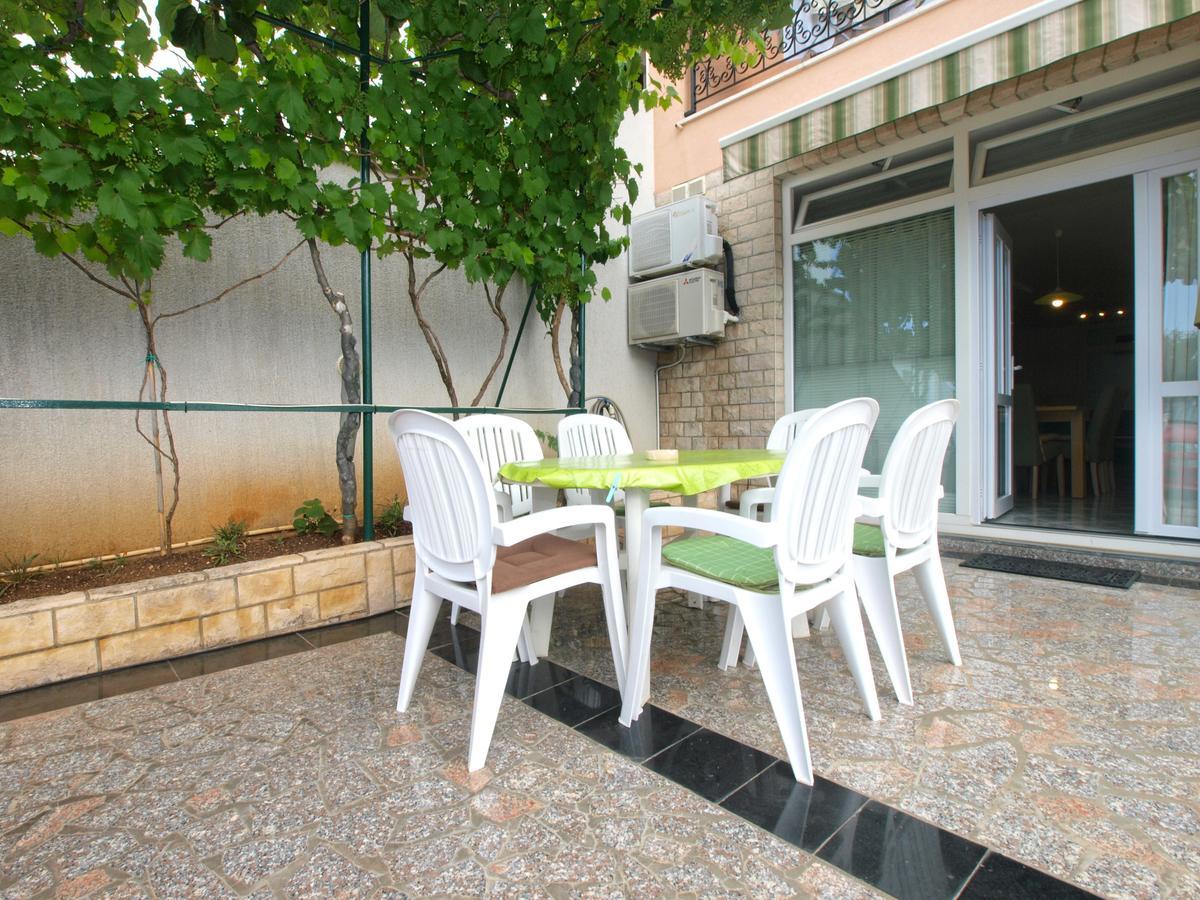 Apartments Slavka 1155 Пула Екстериор снимка