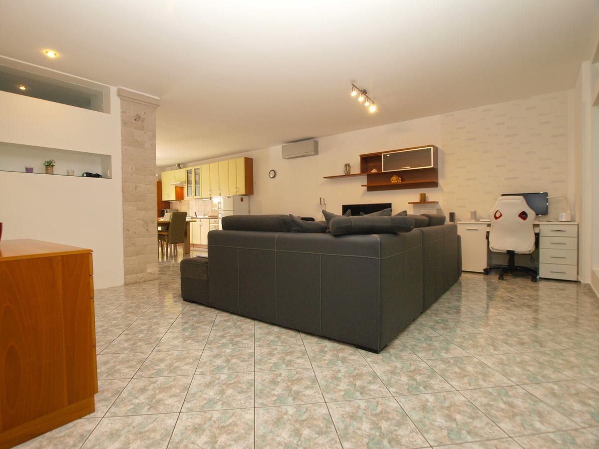 Apartments Slavka 1155 Пула Екстериор снимка