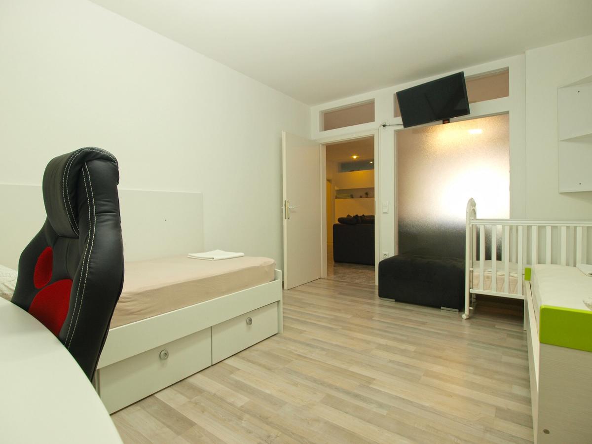 Apartments Slavka 1155 Пула Екстериор снимка